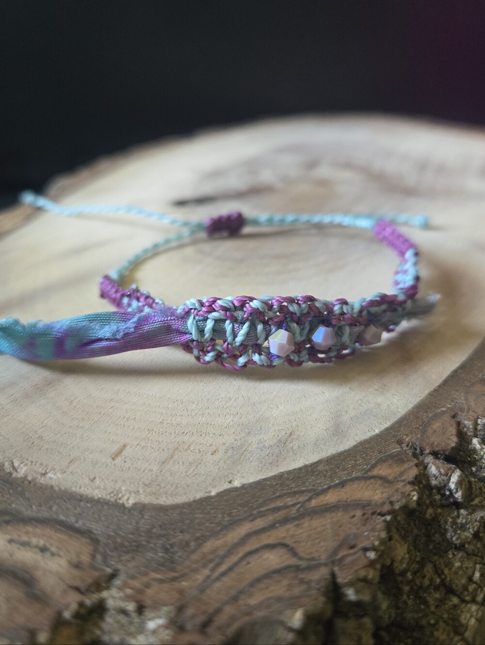 039 New Handmade Sage Bohème Micro-Macramé Bracelet